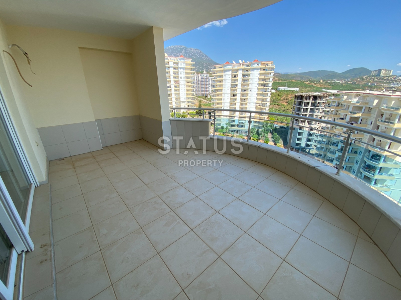 Huge duplex 5+1 – 300 sqm with sea view in Mahmutlar фото 5