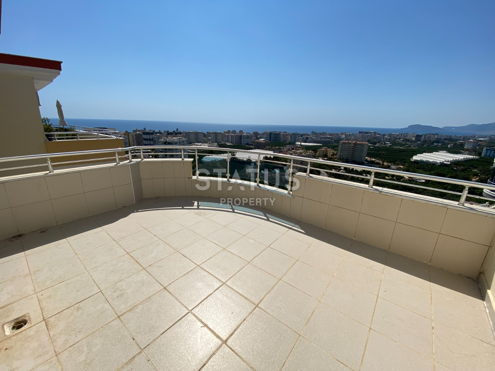 Huge duplex 5+1 – 300 sqm with sea view in Mahmutlar фото 6