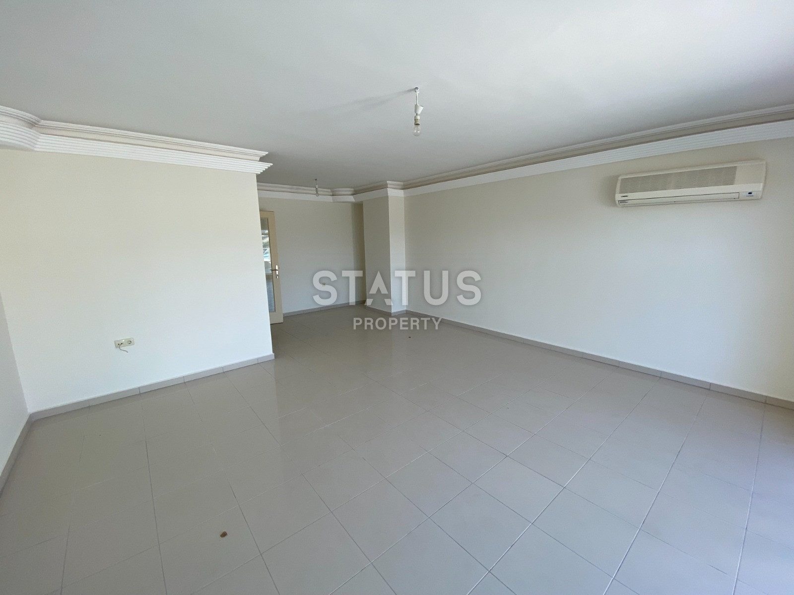 Huge duplex 5+1 – 300 sqm with sea view in Mahmutlar фото 13