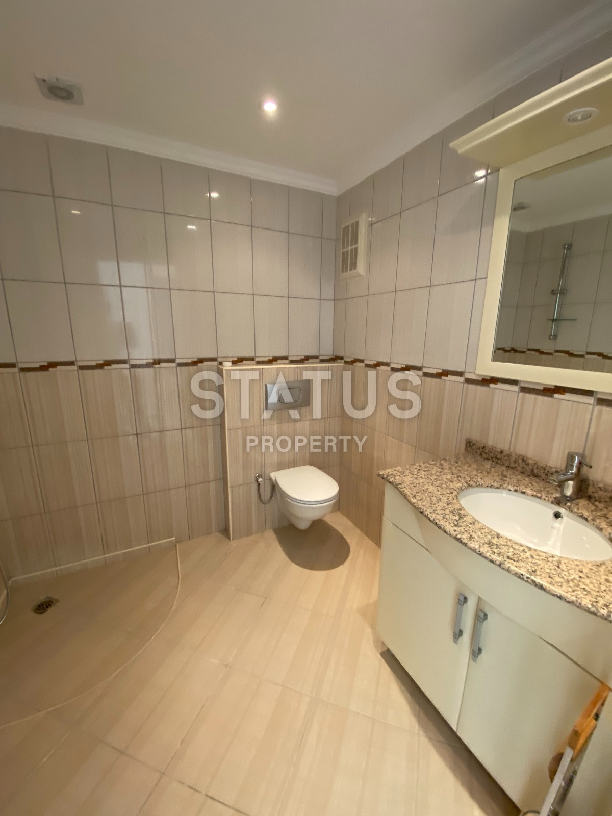 Huge duplex 5+1 – 300 sqm with sea view in Mahmutlar фото 18