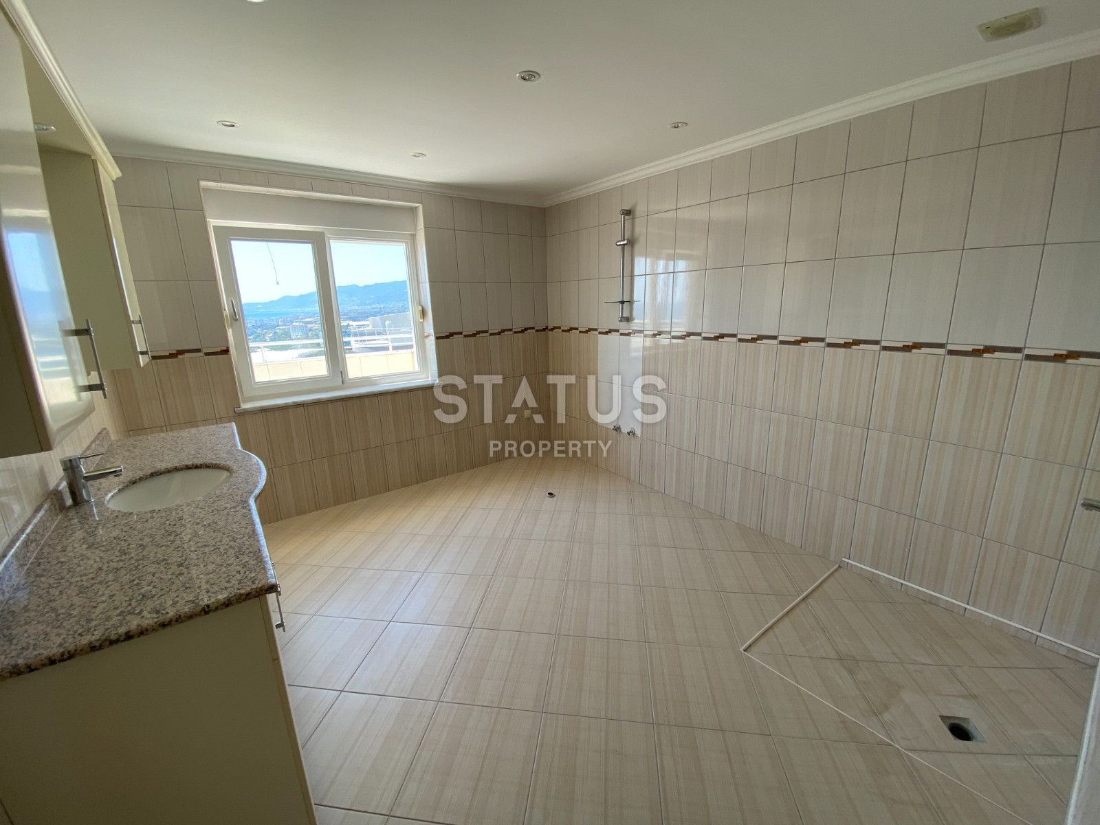 Huge duplex 5+1 – 300 sqm with sea view in Mahmutlar фото 23