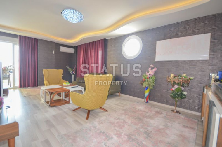 Дуплекс 4+1, в Махмутларе в 200 метрах от моря, 210 кв.м. фото 1