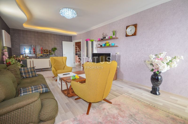 Дуплекс 4+1, в Махмутларе в 200 метрах от моря, 210 кв.м. фото 2
