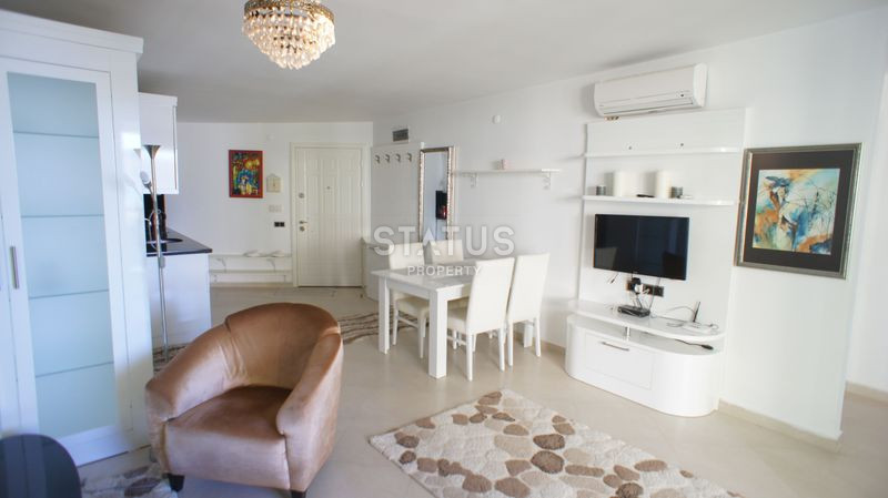 Apartment 2+1 overlooking the fortress of Alanya, 25 m from the sea in Oba, 90 m2 фото 5