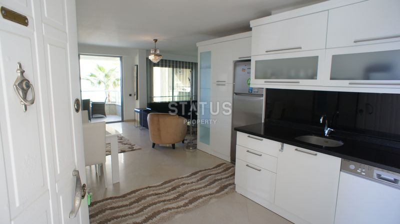 Apartment 2+1 overlooking the fortress of Alanya, 25 m from the sea in Oba, 90 m2 фото 8