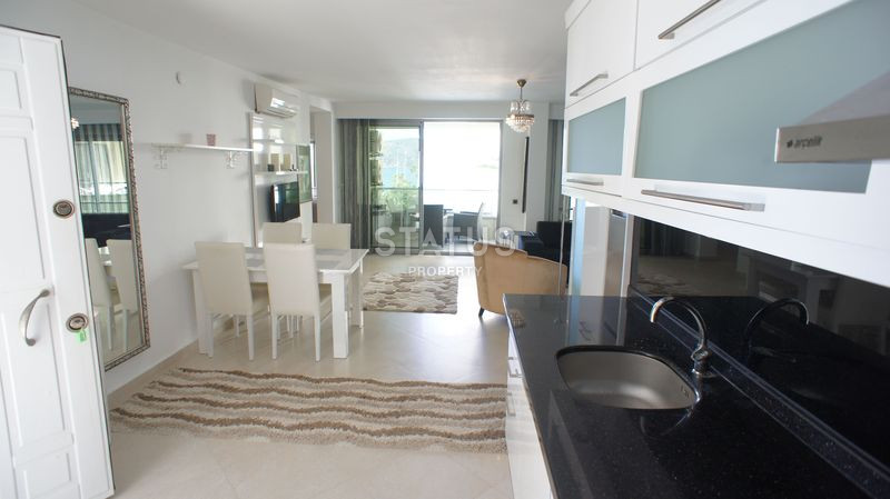 Apartment 2+1 overlooking the fortress of Alanya, 25 m from the sea in Oba, 90 m2 фото 10