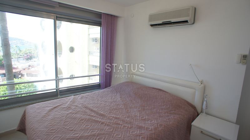 Apartment 2+1 overlooking the fortress of Alanya, 25 m from the sea in Oba, 90 m2 фото 12