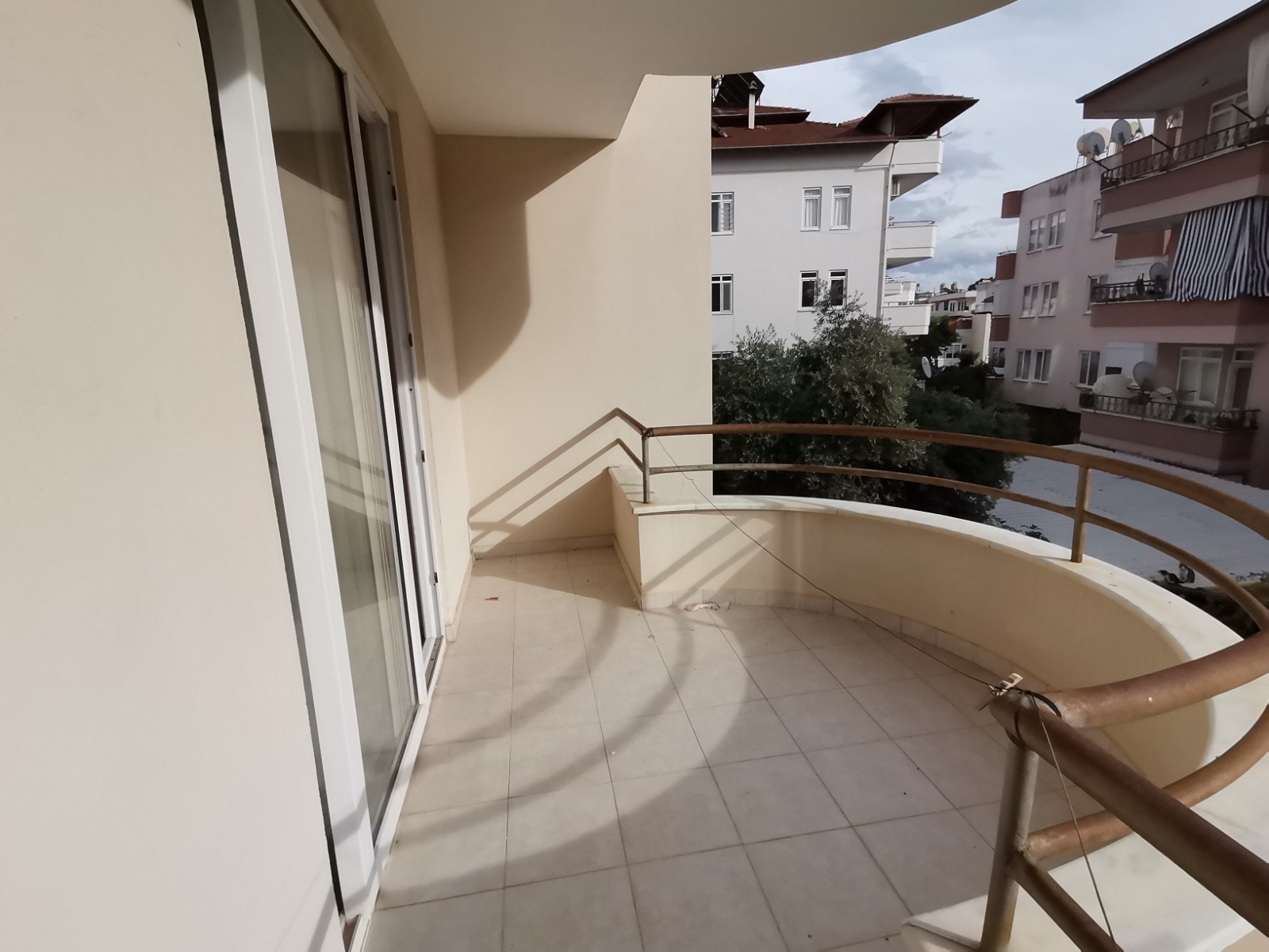 Apartment 2+1 five minutes from the historical port of Alanya, 100 m2. Centre. фото 10