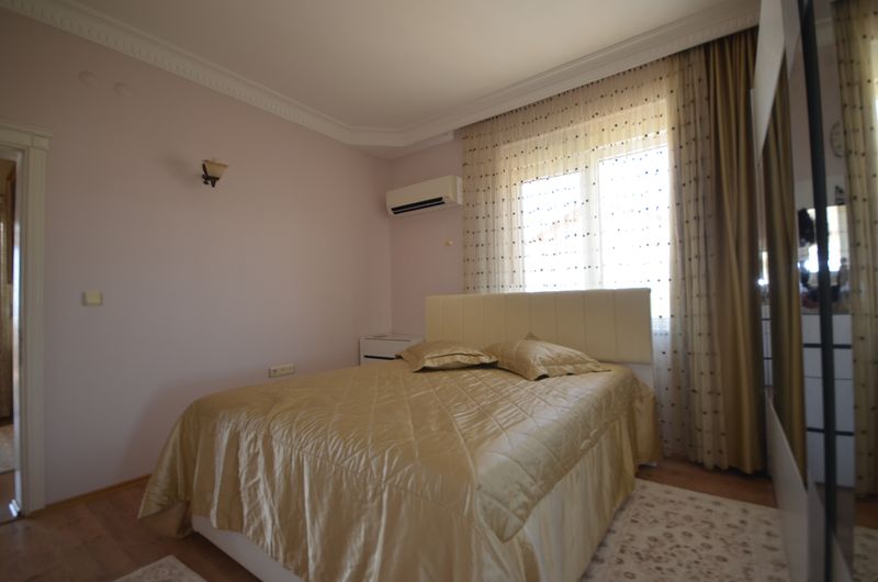 Villa 3+2, 700 meters from the sea in Mahmutlar, 280 sq.m. фото 16