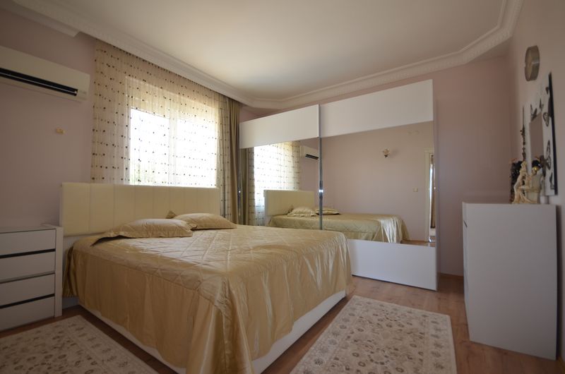 Villa 3+2, 700 meters from the sea in Mahmutlar, 280 sq.m. фото 17