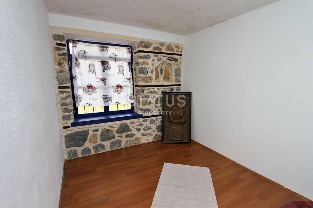 Земельный участок с большим домом и теплицей в Ходжалар, Алания. фото 4