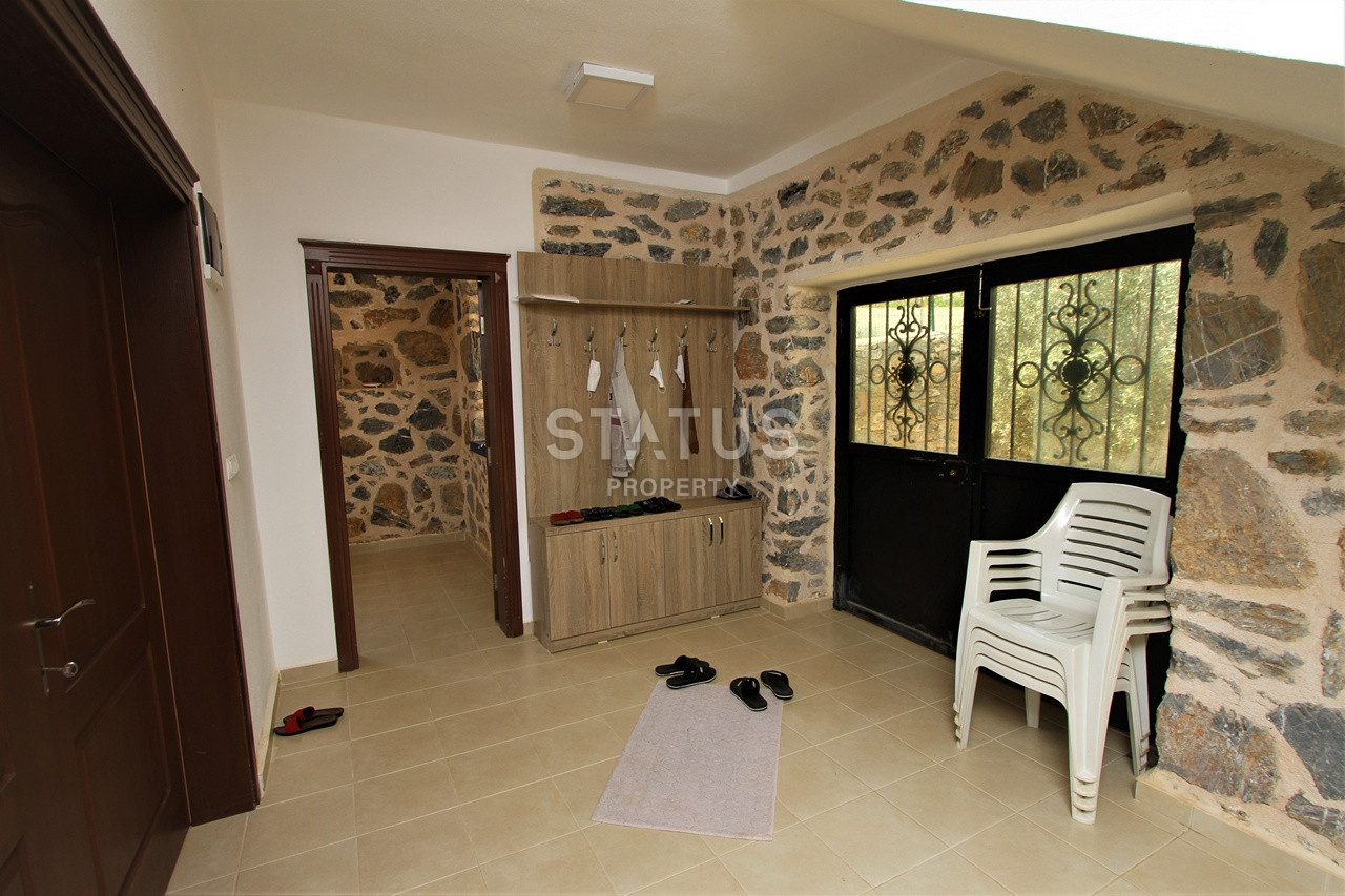 Земельный участок с большим домом и теплицей в Ходжалар, Алания. фото 8