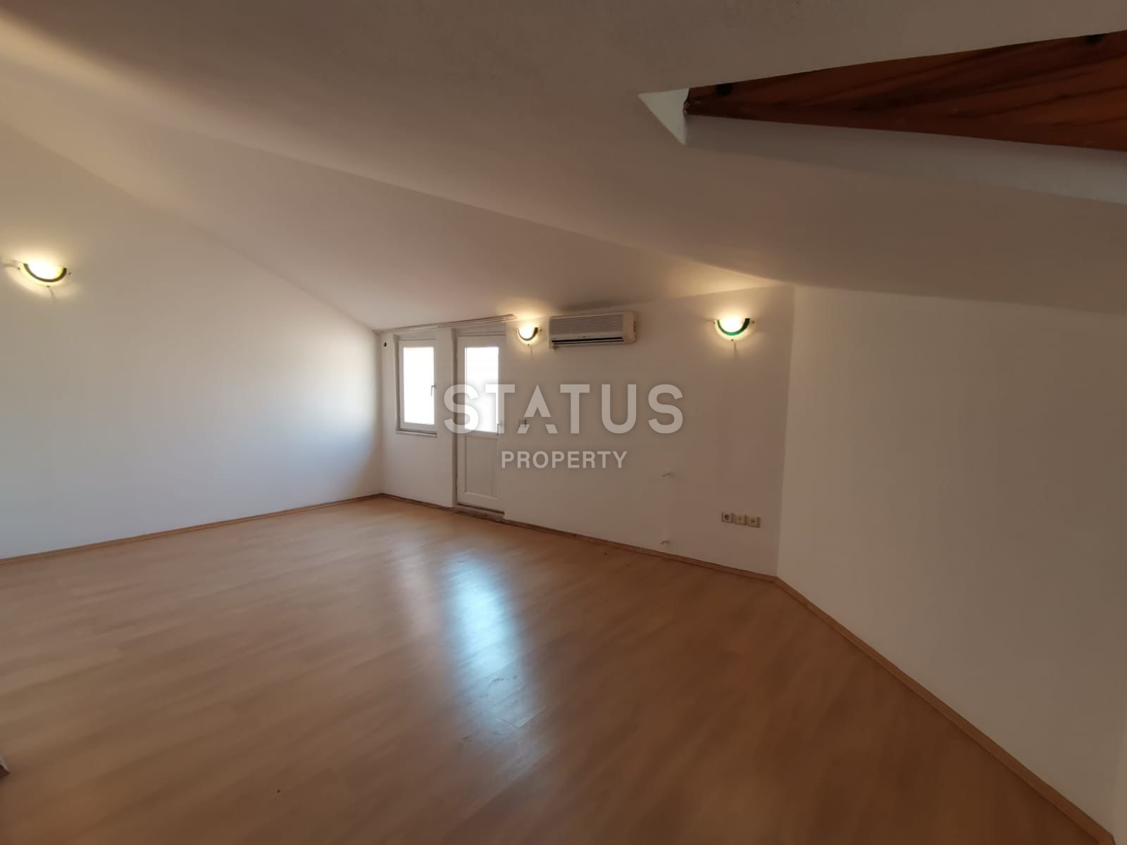 Large duplex in the center of Alanya at a very low price, views of the mountains and the fortress, 280m2 фото 4