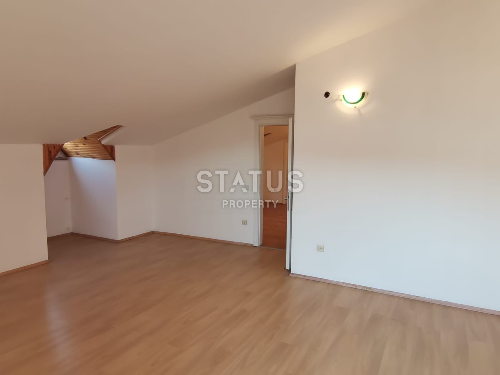 Large duplex in the center of Alanya at a very low price, views of the mountains and the fortress, 280m2 фото 6