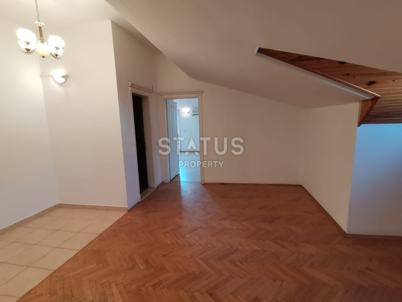 Large duplex in the center of Alanya at a very low price, views of the mountains and the fortress, 280m2 фото 8