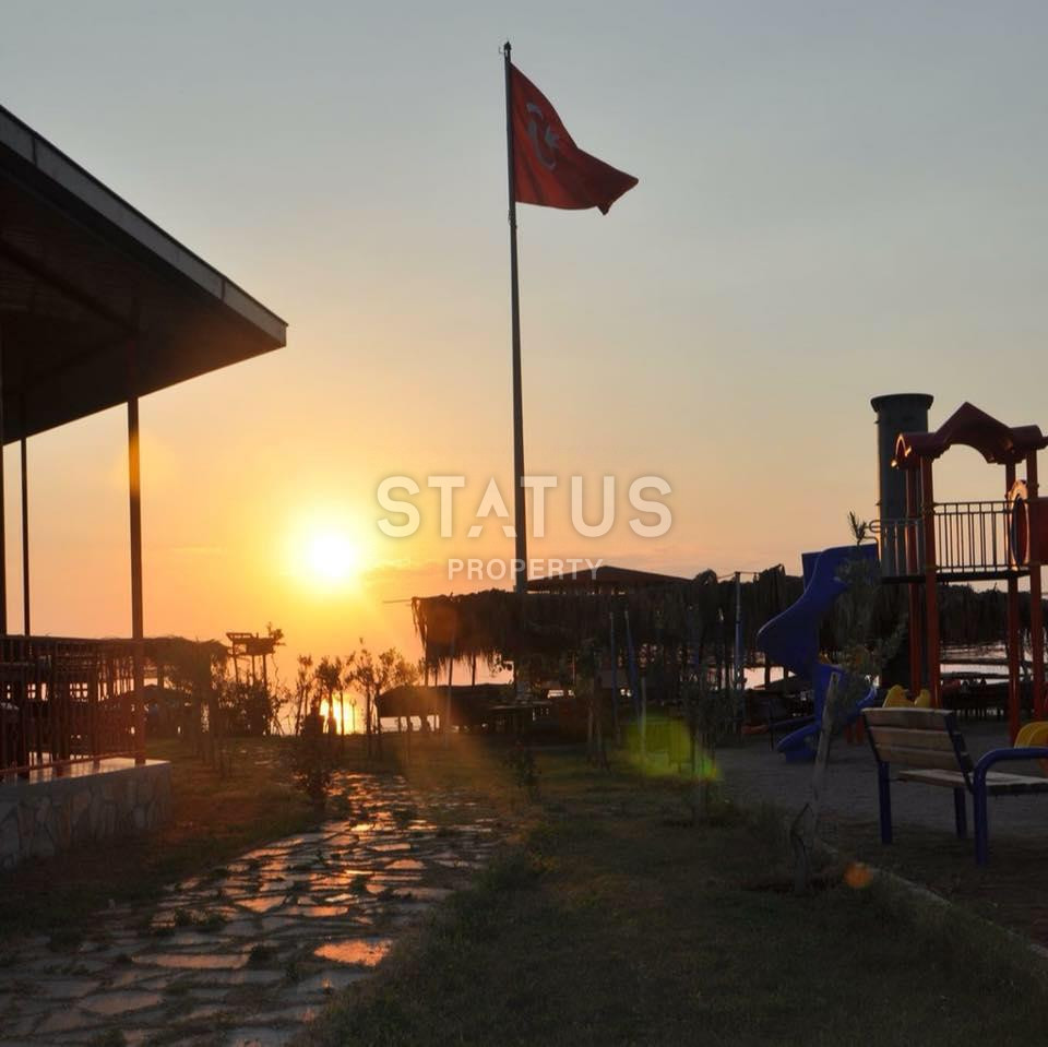 Земельный участок под строительство с уникальной локацией в центре Демирташа, 1341 м2. фото 5