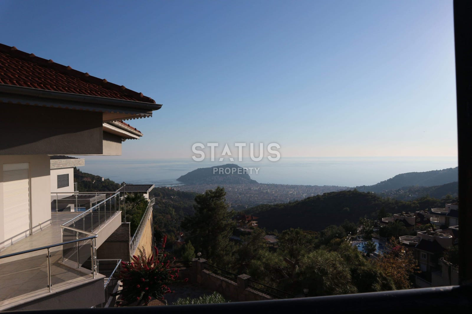 Villa 3+1 with a panorama of the sea, the fortress and the city, 220 m2. Center, Alanya. фото 10