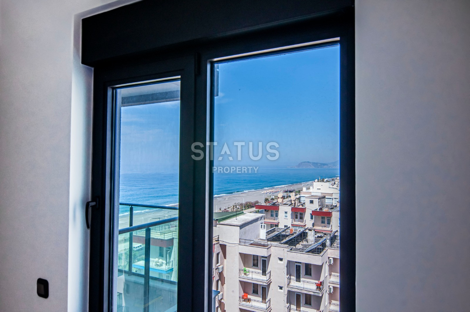 Apartment 2+1 20 meters from the sea in Mahmutlar, 85 sq.m. фото 3