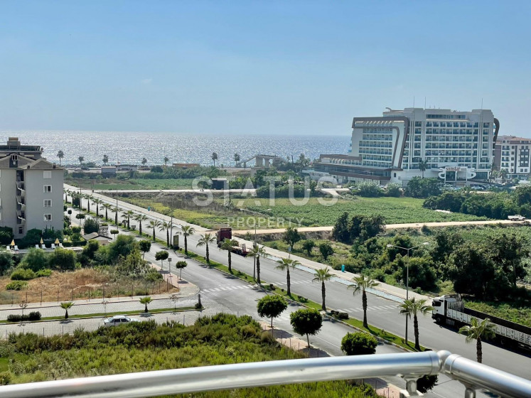 Комфортабельные апартаменты 1+1 с видом на море и горы, 65 м2 в Махмутларе. фото 1