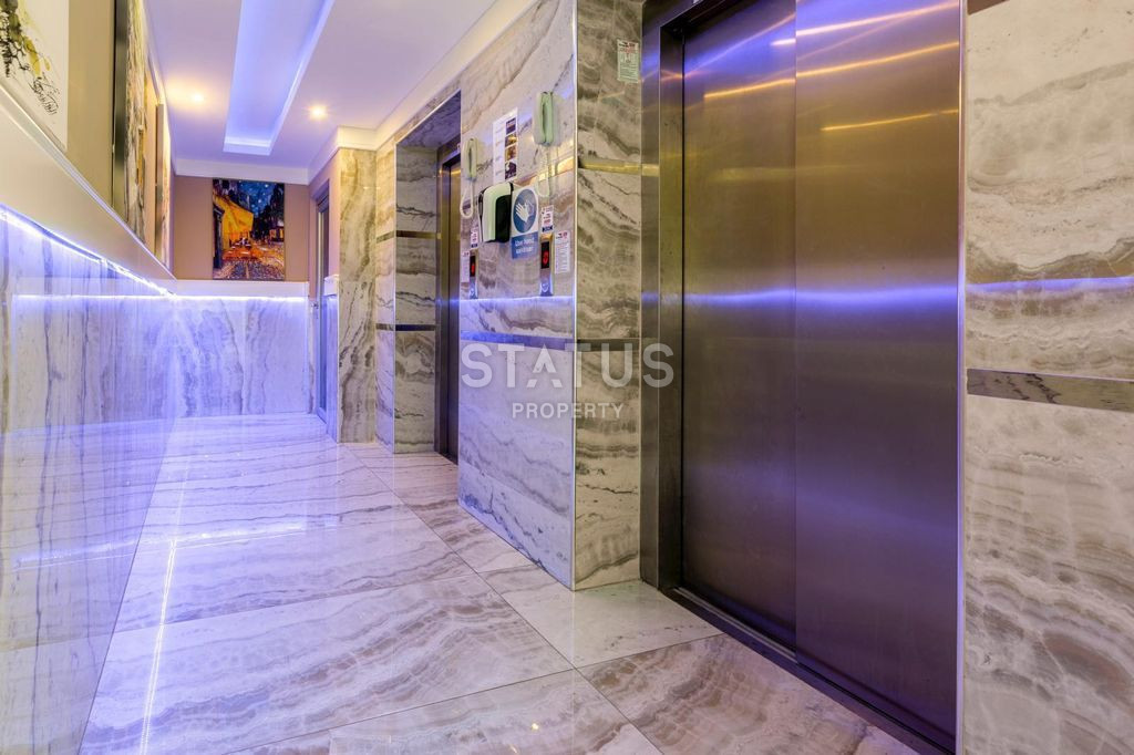 Comfortable apartment 1+1 with sea and mountain views, 65 m2 in Mahmutlar. фото 18