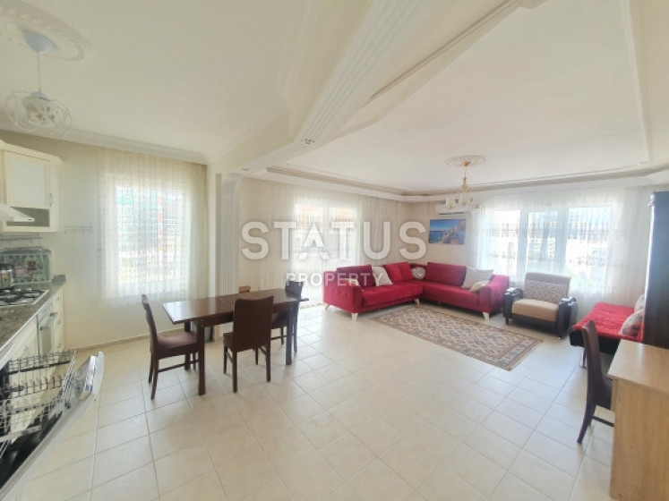 Трехкомнатная квартира с мебелью и техникой в Махмутларе, 130 кв м. фото 1