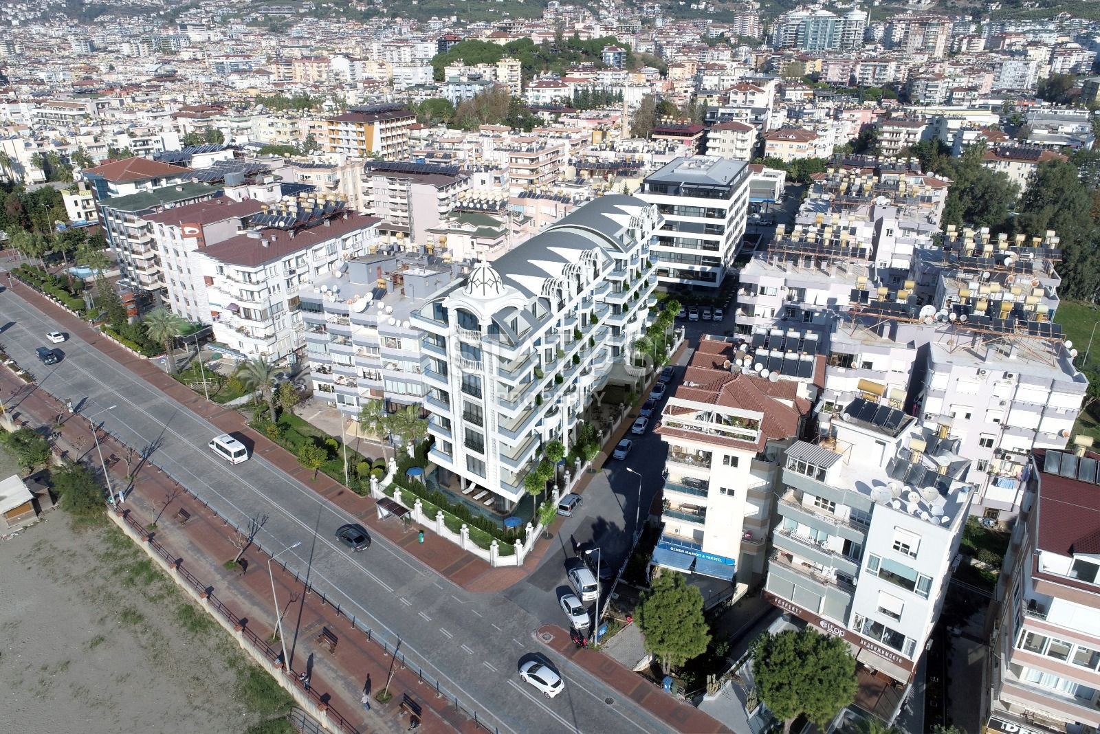 A unique complex on the first coastline in the center of Alanya. Apartments from 53.5 to 152 m2. фото 4