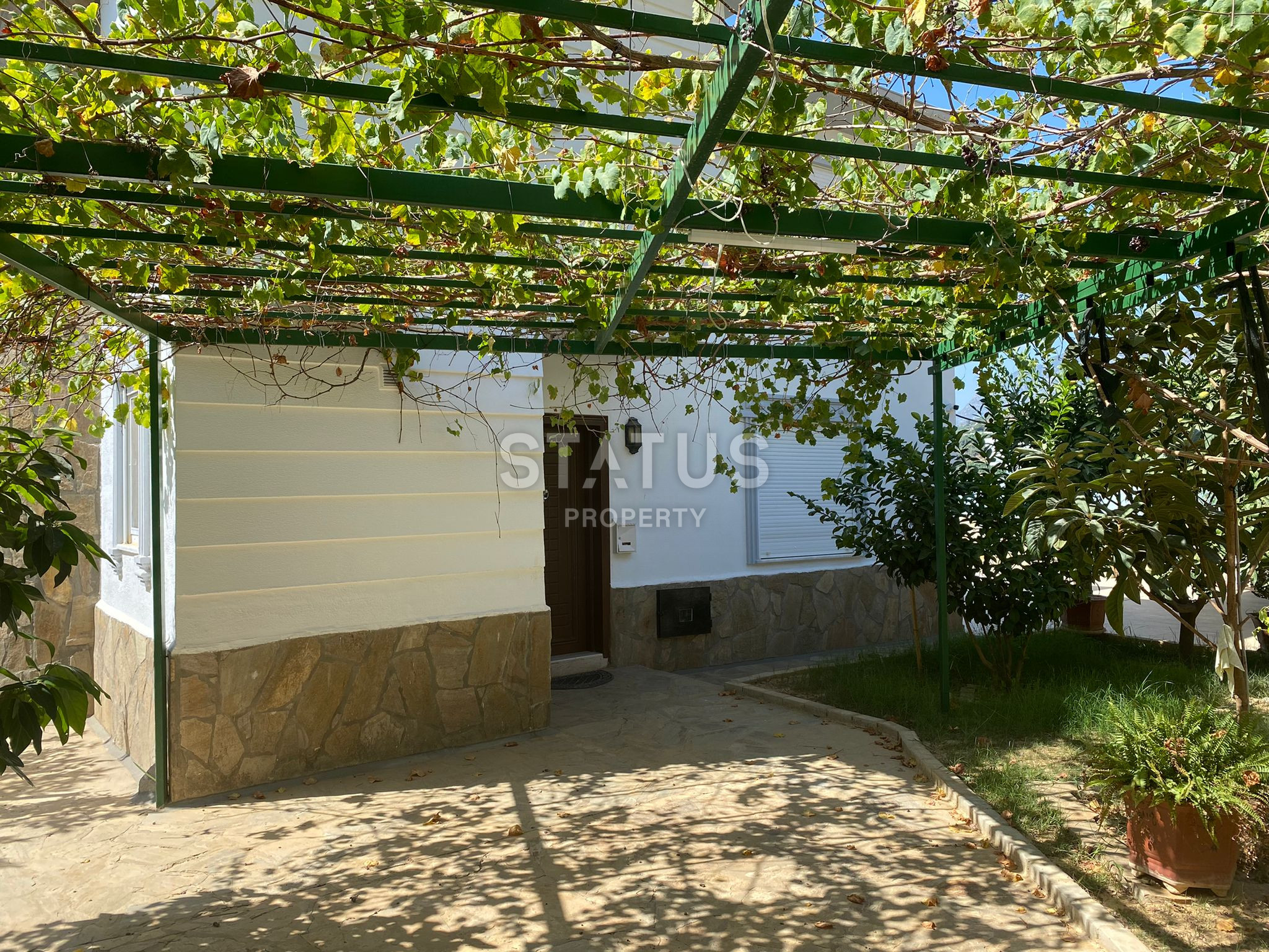 Вилла 3+1 с собственным бассейном и садовым участком в Каргыджаке, 220 м2. фото 5