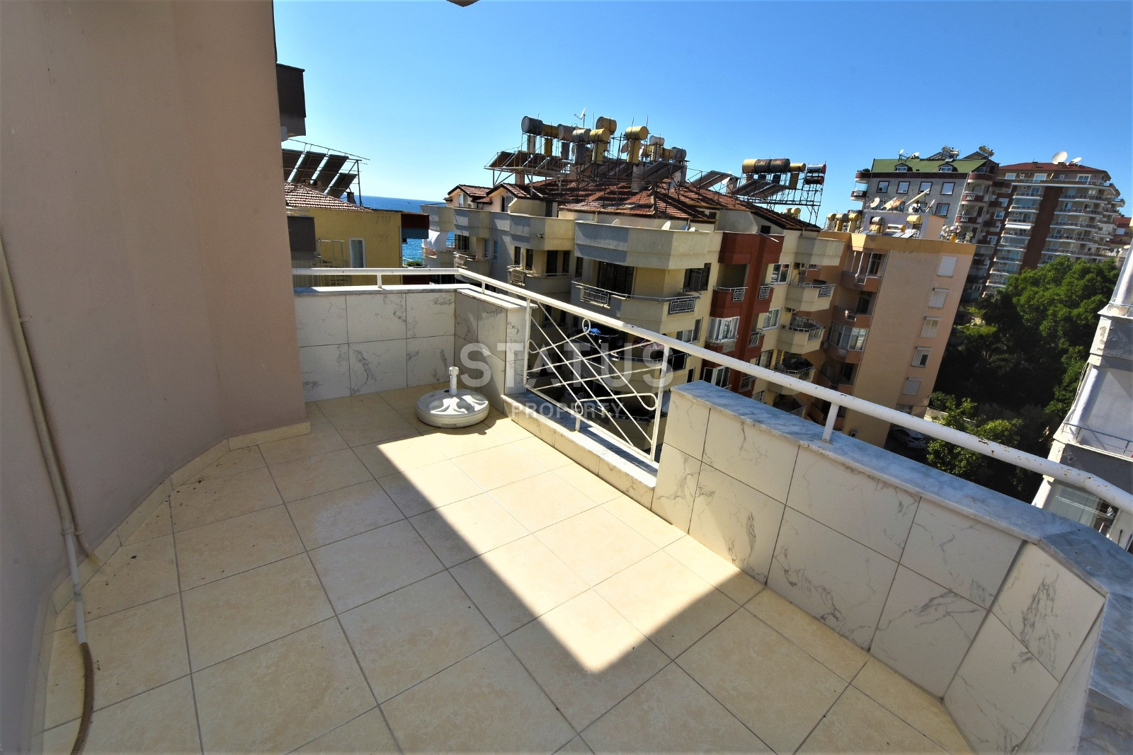 Квартира 2+1 с отдельной кухней в 50 метрах от моря, в Махмутларе, 110 кв.м. фото 4