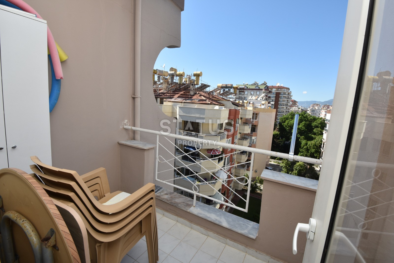 Квартира 2+1 с отдельной кухней в 50 метрах от моря, в Махмутларе, 110 кв.м. фото 16