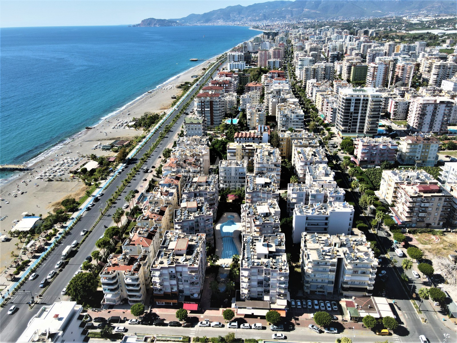 Квартира 2+1 с отдельной кухней в 50 метрах от моря, в Махмутларе, 110 кв.м. фото 27