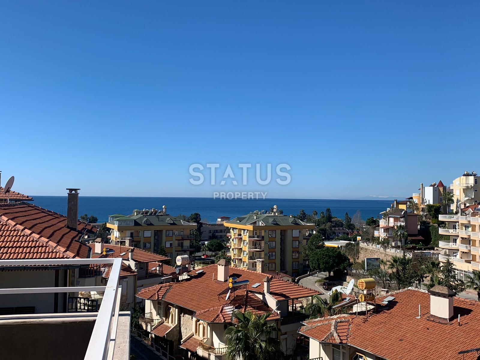 Просторная вилла 4+1 с большой террасой в районе Кестель, 420 м2. фото 5