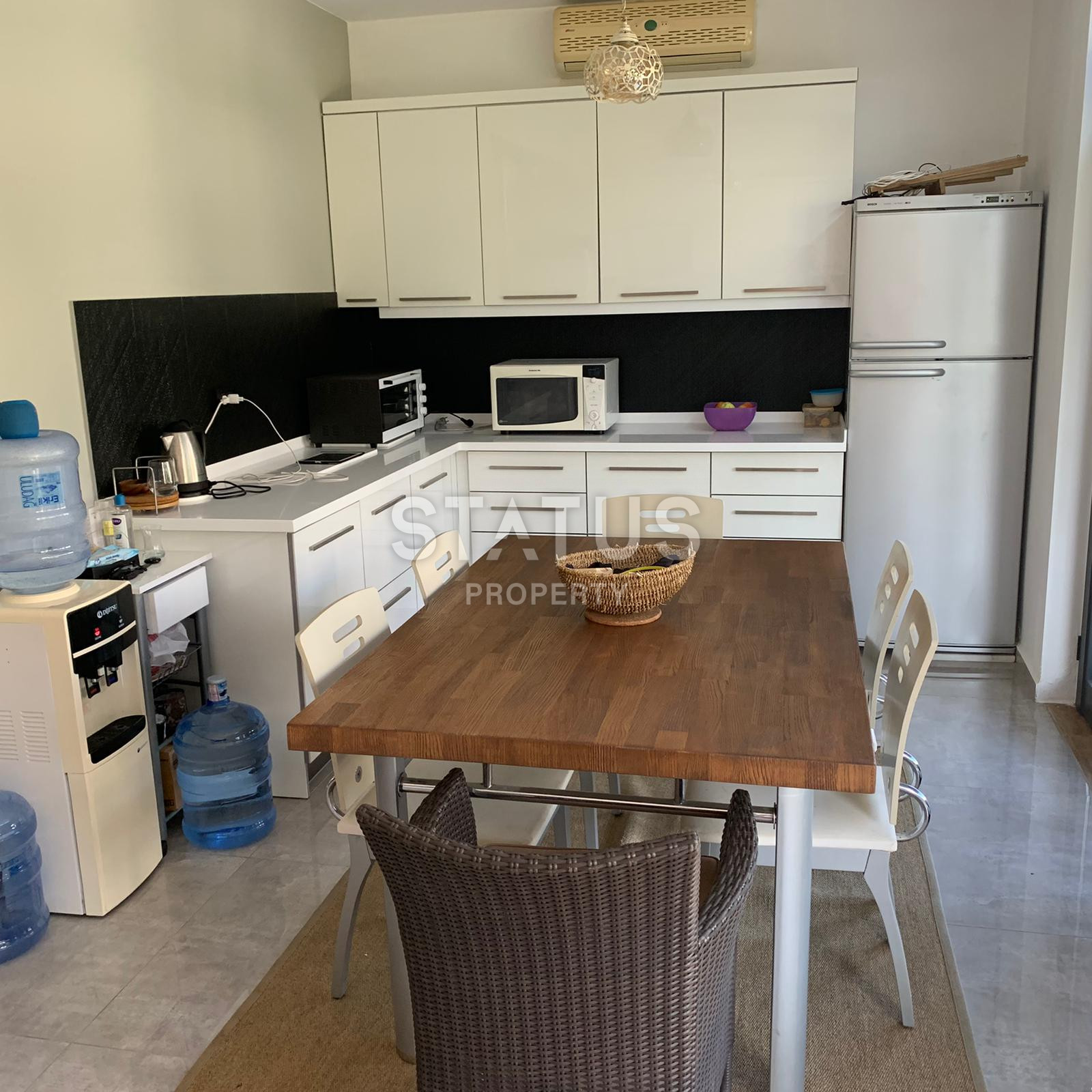 Просторная вилла 4+1 с большой террасой в районе Кестель, 420 м2. фото 7