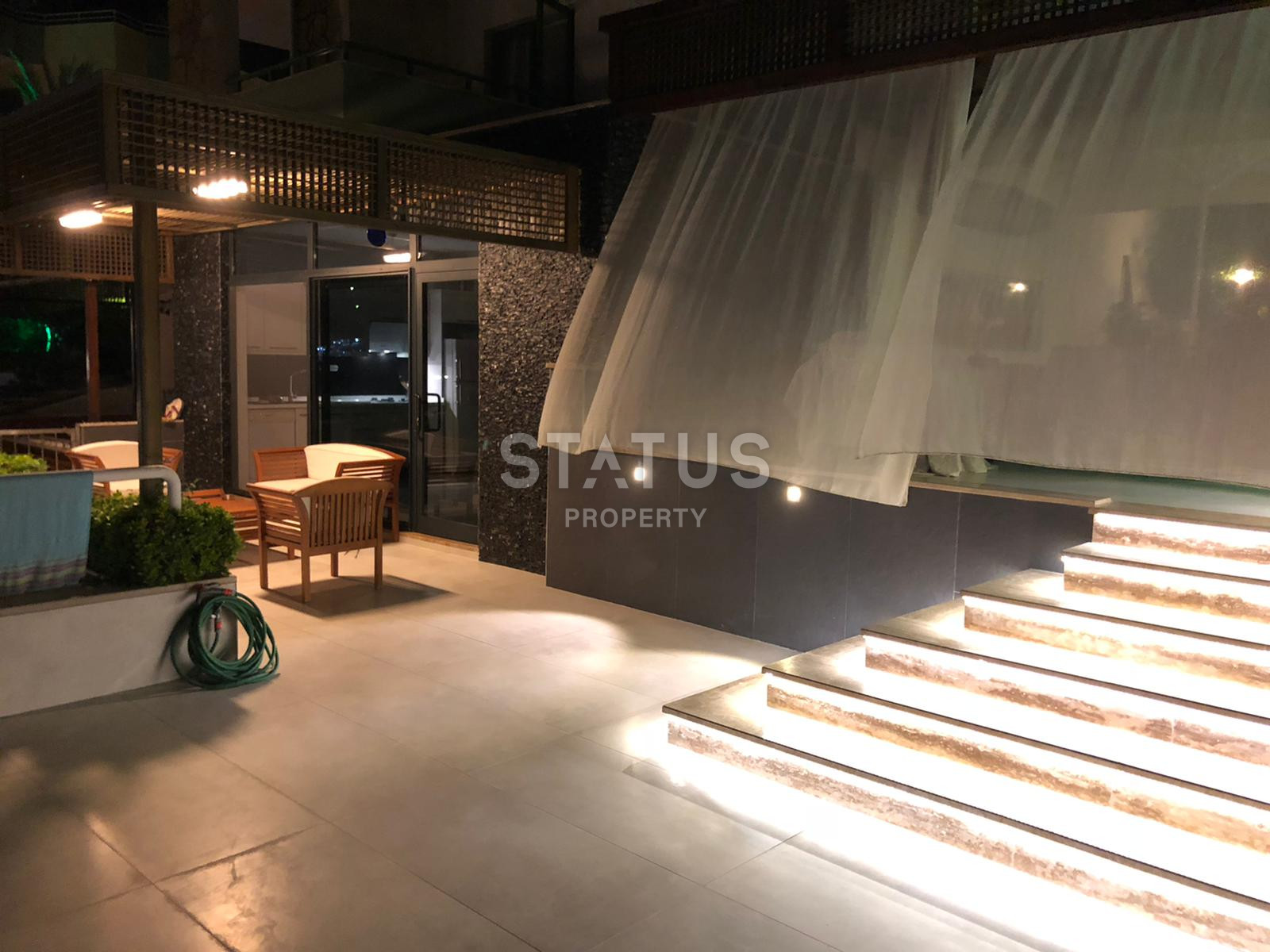 Просторная вилла 4+1 с большой террасой в районе Кестель, 420 м2. фото 11