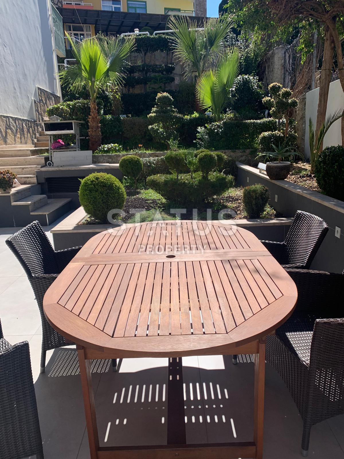 Просторная вилла 4+1 с большой террасой в районе Кестель, 420 м2. фото 19