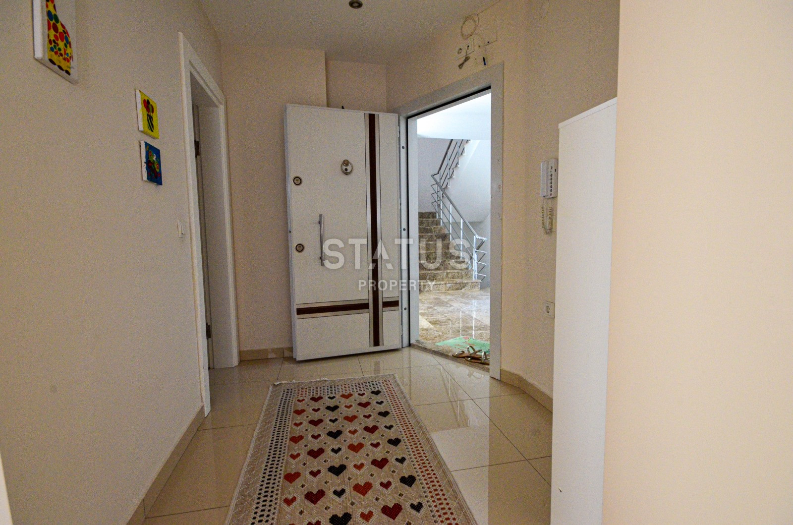 Large apartment 1+1 with mountain views in Mahmutlar, 85 m2. фото 18
