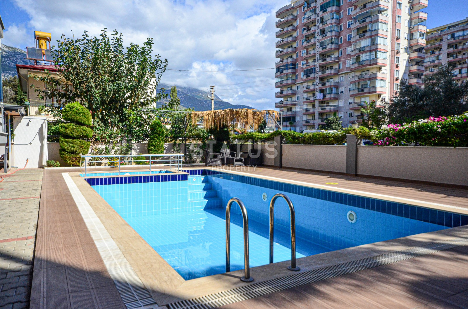 Large apartment 1+1 with mountain views in Mahmutlar, 85 m2. фото 26