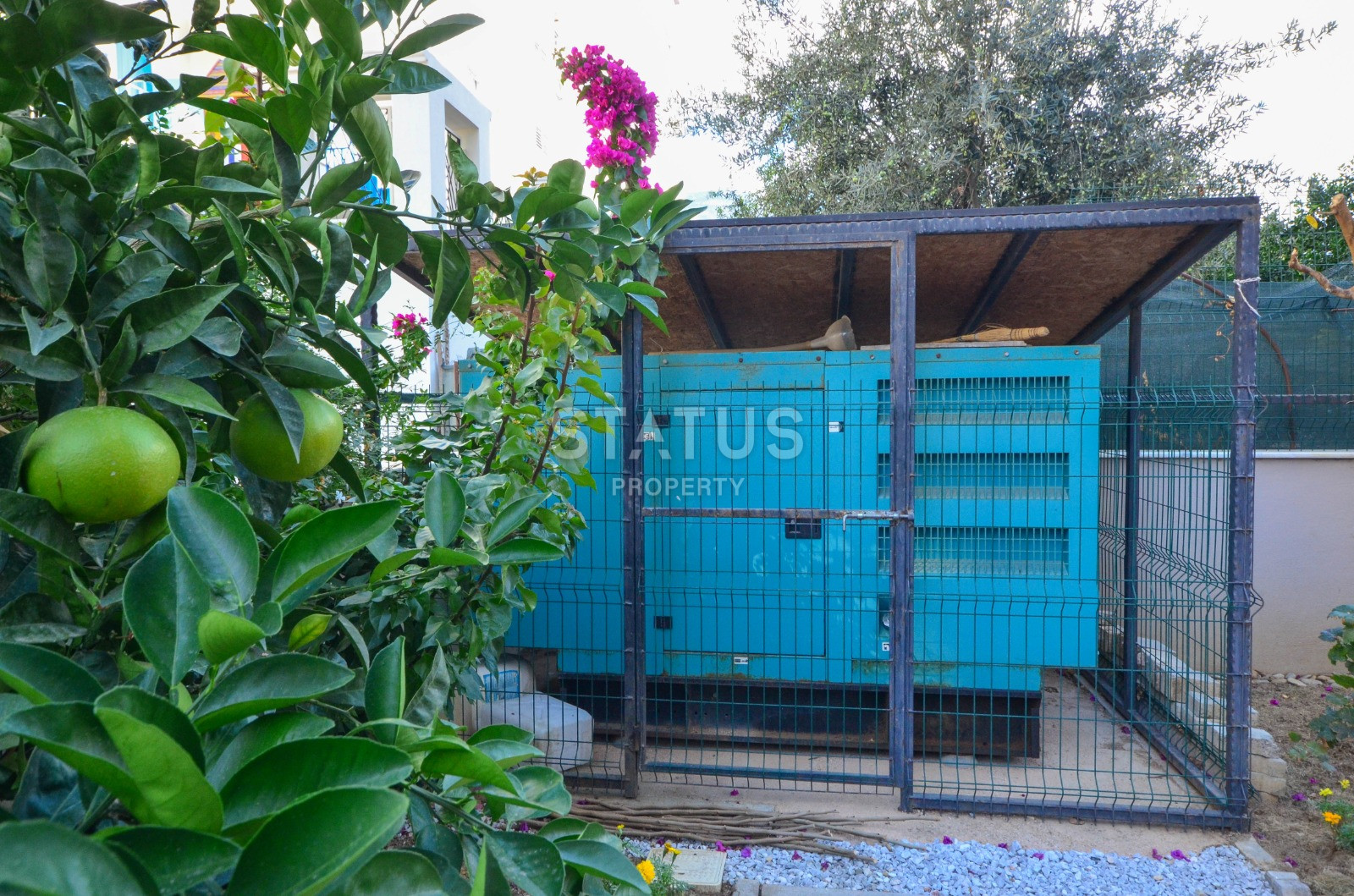 Large apartment 1+1 with mountain views in Mahmutlar, 85 m2. фото 29