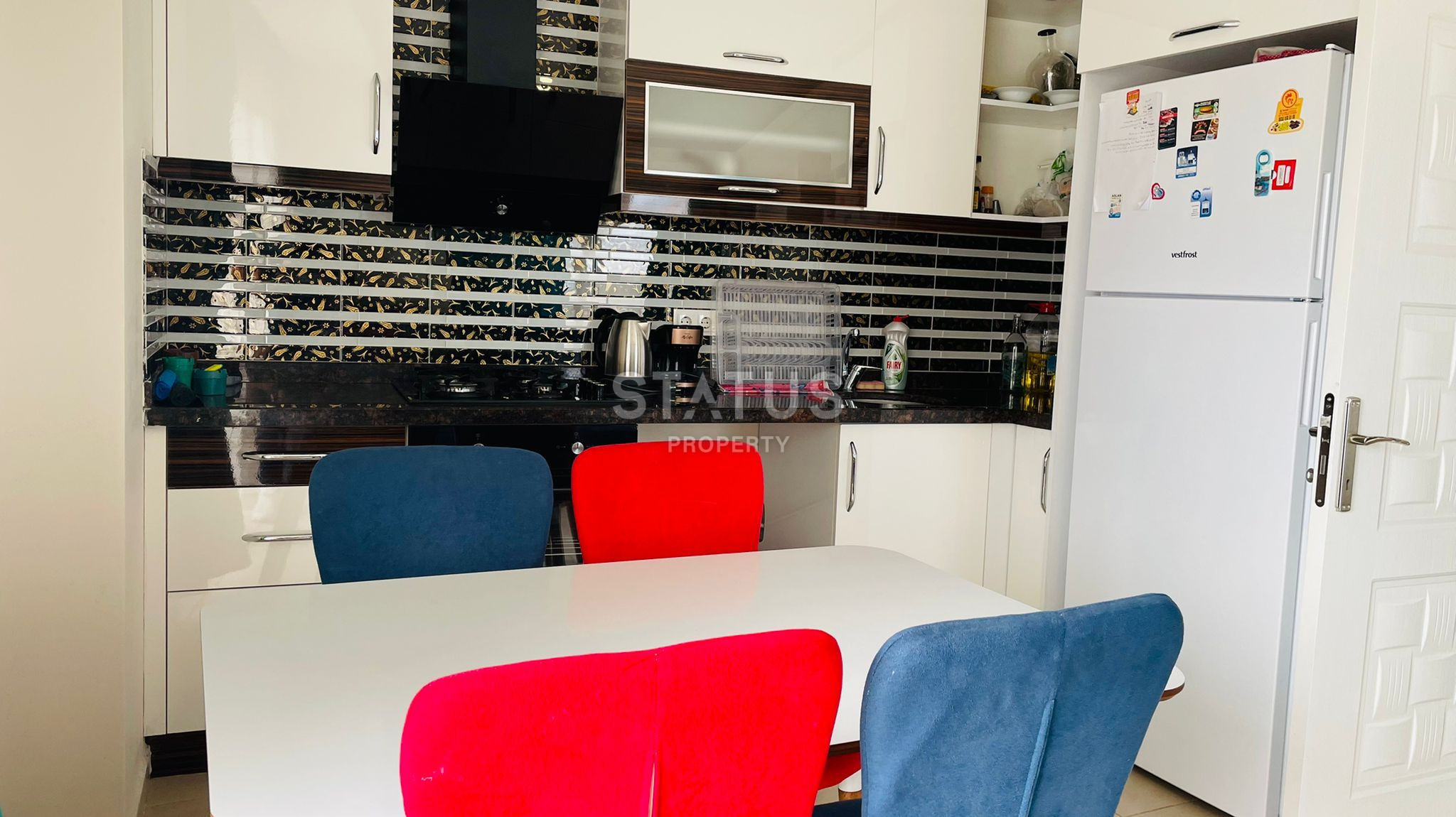 Меблированная двухкомнатная квартира в новом доме в центре Махмутлара, 55 кв.м. фото 8