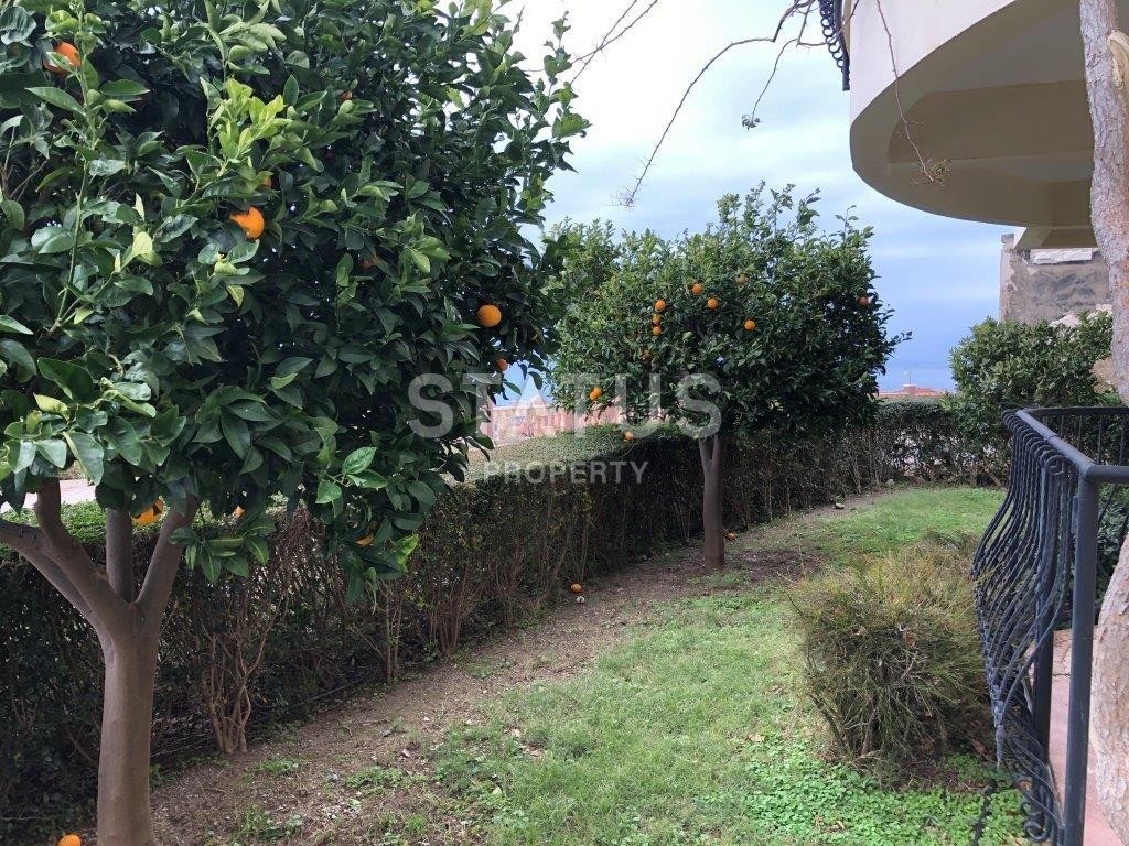 Two-level apartment in a quiet area of Kargicak in a luxurious Gold City complex фото 5