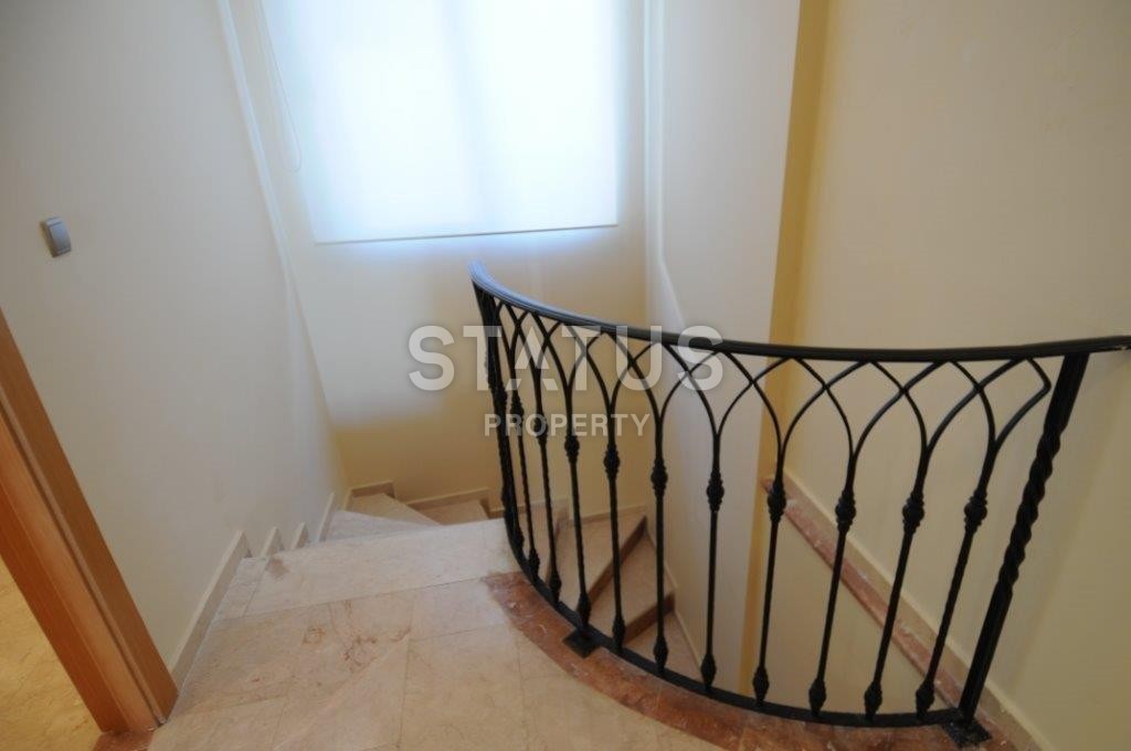 Two-level apartment in a quiet area of Kargicak in a luxurious Gold City complex фото 14