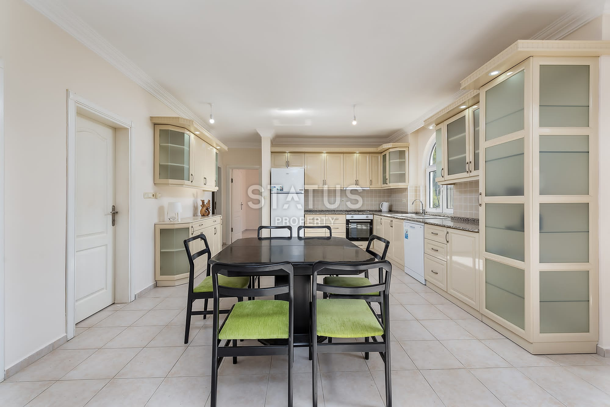 Меблированная Вилла планировки 3+1, в пешей доступности до лучшего пляжа Инжекум, в районе Авсаллар, 220 кв.м. фото 6