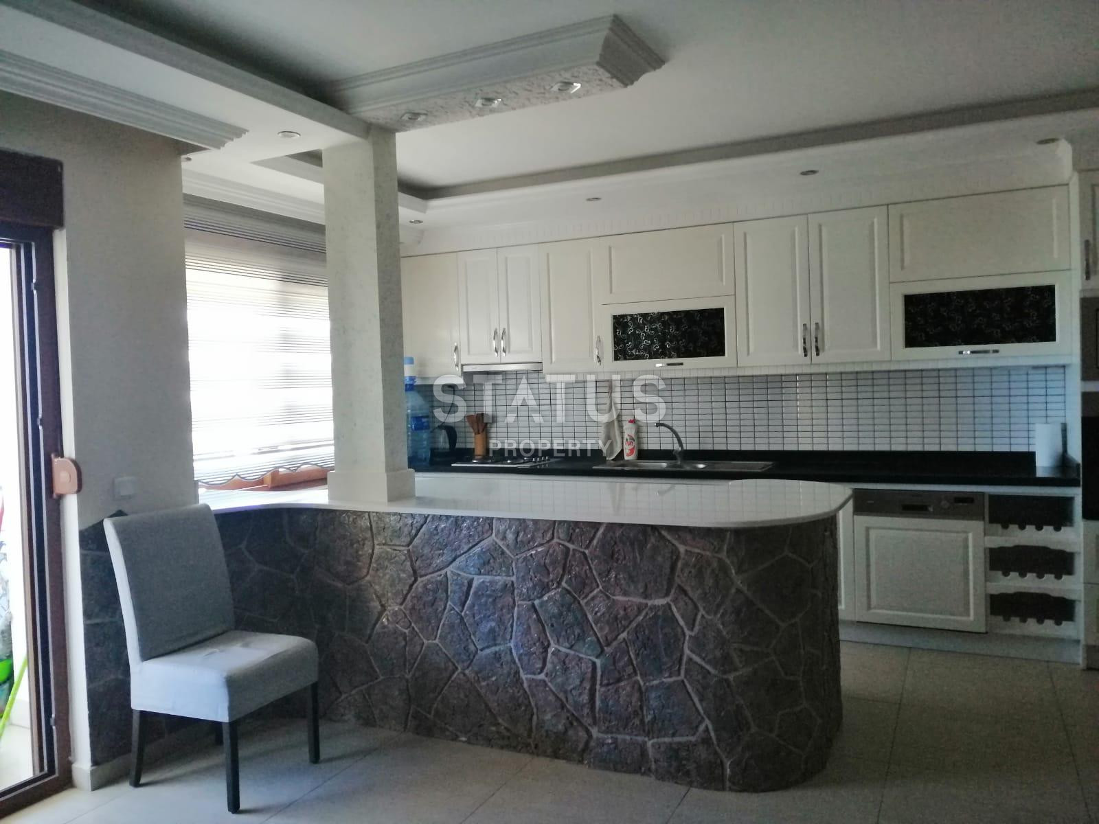 Видовые апартаменты 3+1, в 200 метрах от моря в районе Махмутлар, 178 кв.м. фото 16