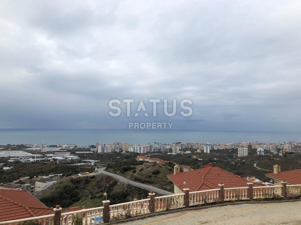 Two-level apartment in a quiet area of Kargicak in a luxurious Gold City complex фото 22