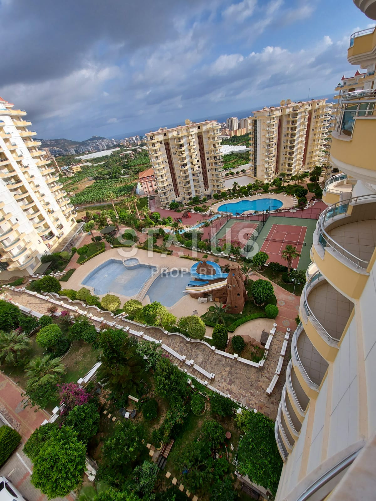 Апартаменты 2+1 с видом на море и горы, в районе Махмутлар,140 кв.м. фото 1