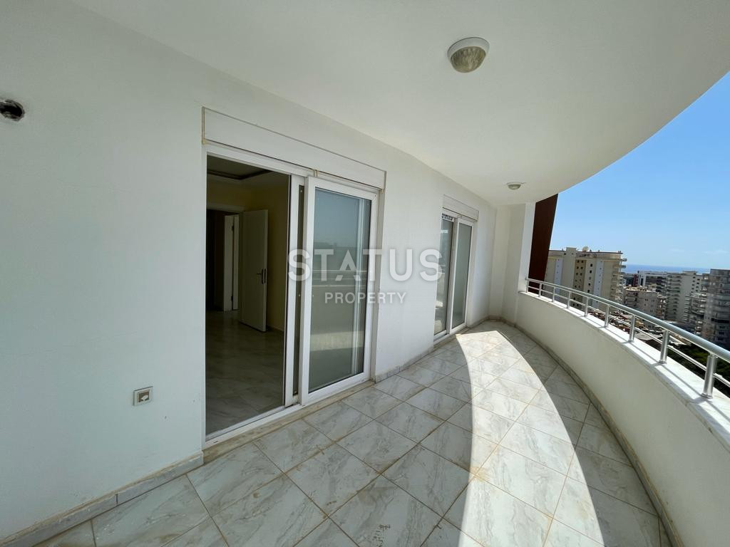 Bright apartment 2+1 with sea views in Mahmutlar, 100 m2. фото 5