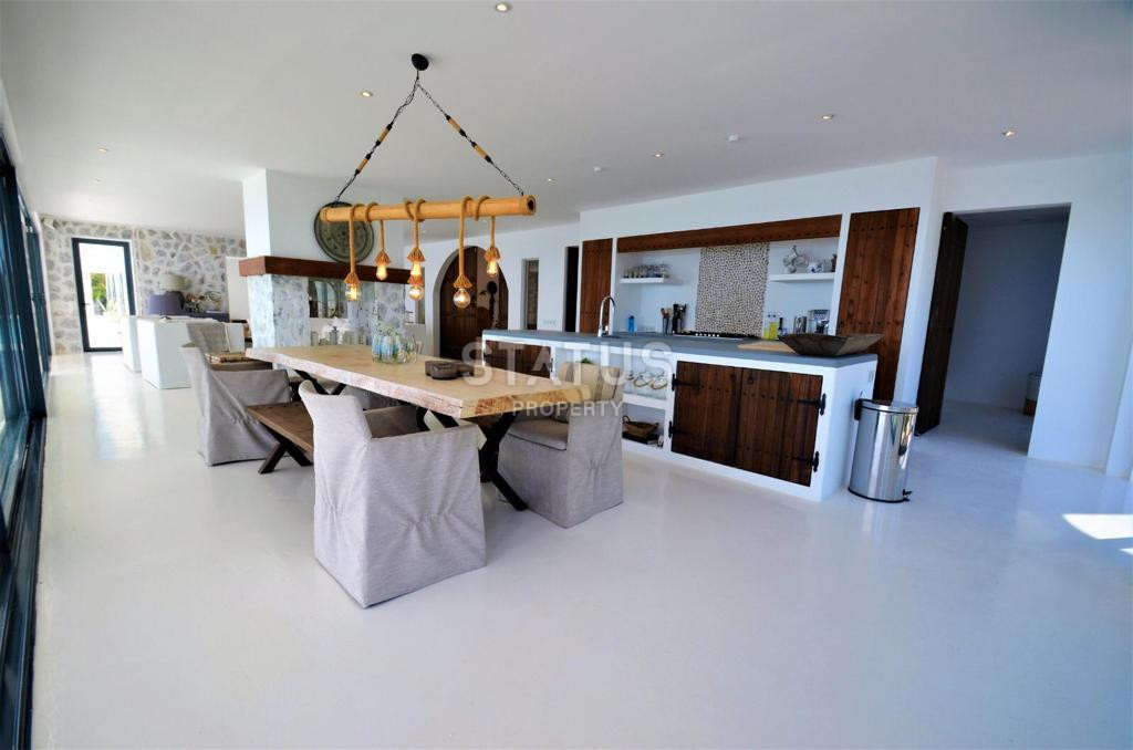 Exclusive villa 5+1, which has no analogues in Alanya with its own beach! фото 7