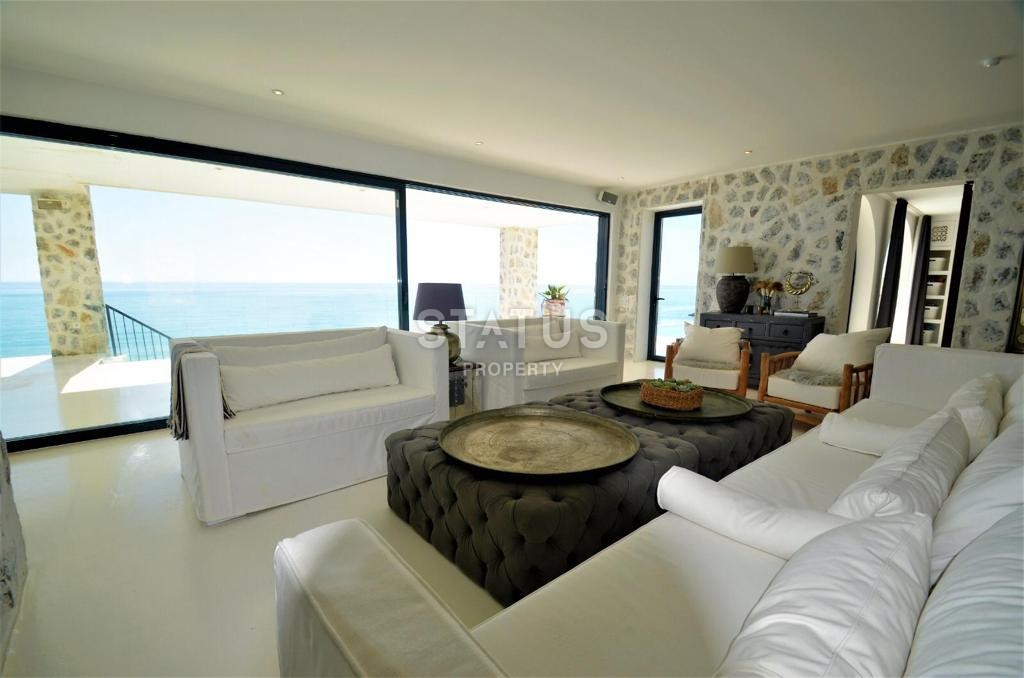 Exclusive villa 5+1, which has no analogues in Alanya with its own beach! фото 17