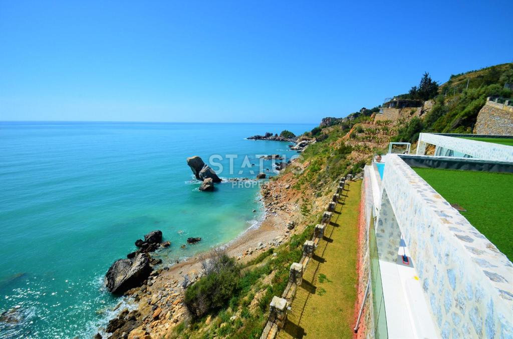 Exclusive villa 5+1, which has no analogues in Alanya with its own beach! фото 26