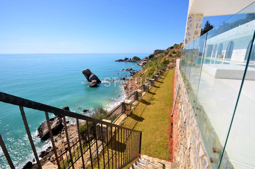 Exclusive villa 5+1, which has no analogues in Alanya with its own beach! фото 27