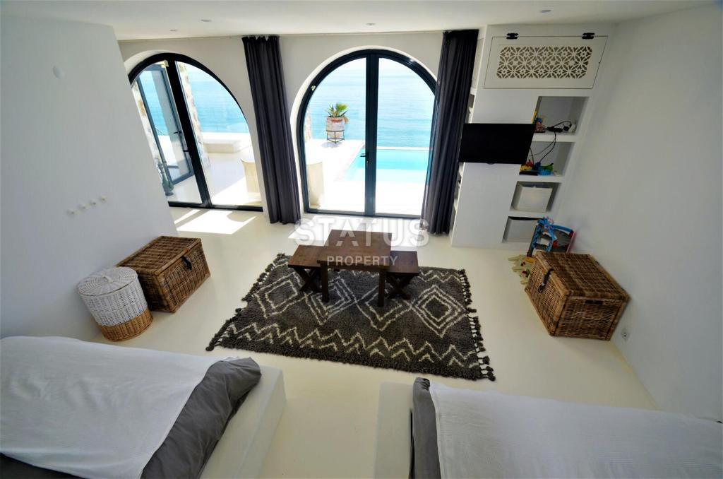 Exclusive villa 5+1, which has no analogues in Alanya with its own beach! фото 32